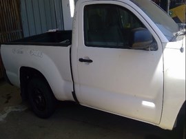 2008 TOYOTA TACOMA, WHITE, STD CAB, 2.7L, AT, 2WD,  Z25105
